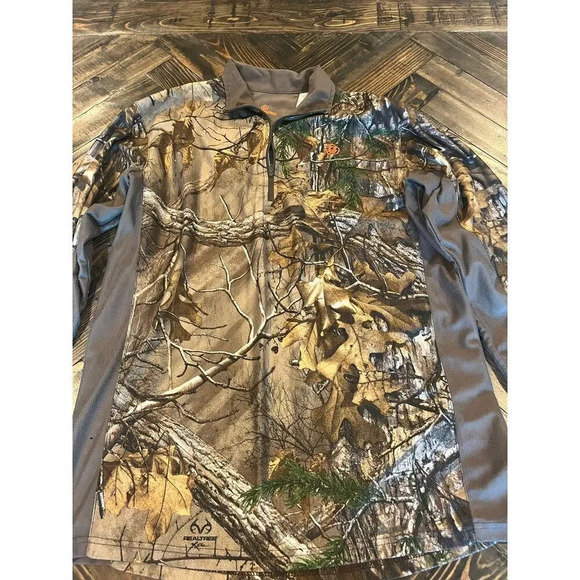 Realtree Camouflage Men's Sweater with Gray Accents - Picture 1 of 15
